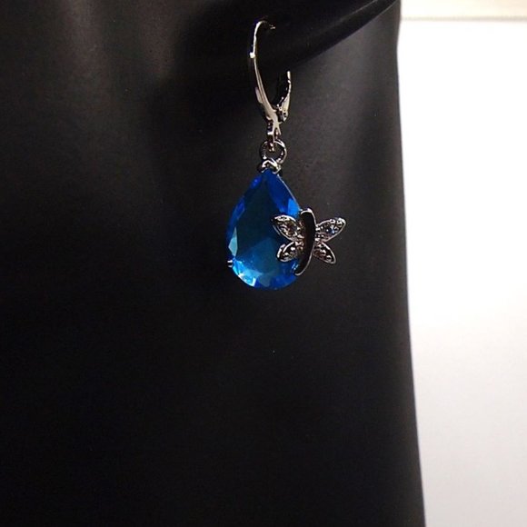 ⭐Bundle Sale⭐ 4Pc. Blue Water drop w/ Dragonfly Earrings and Necklace Set - Picture 6 of 7